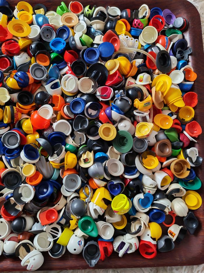 Énorme lot de chapeaux playmobil - photo numéro 5