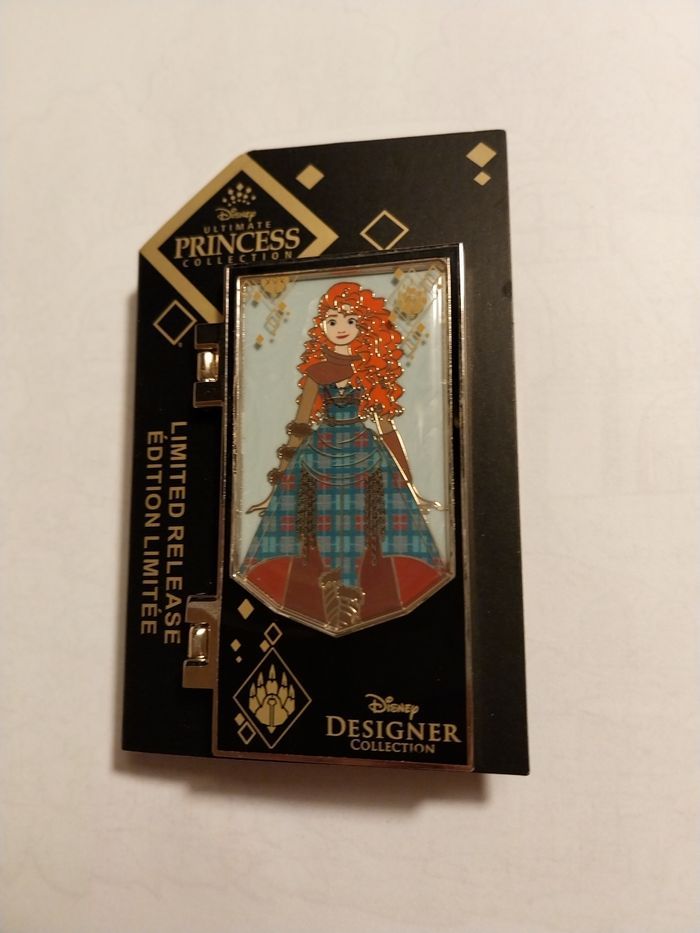 Pins Disney shopdisney merida