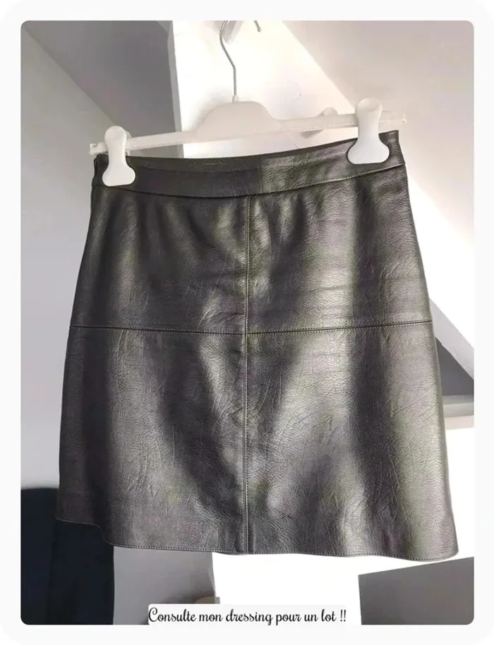 Jupe kaki légèrement brillante