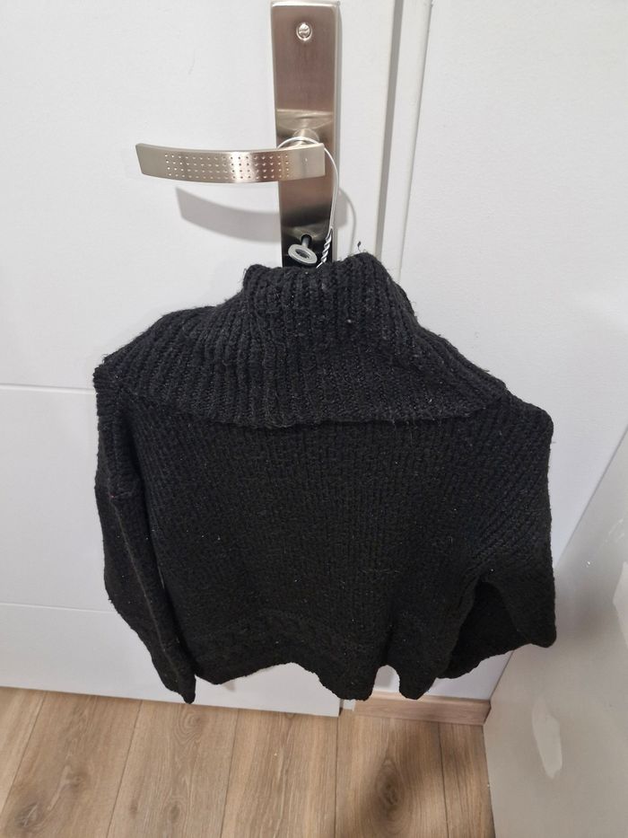Pull noir - photo numéro 2