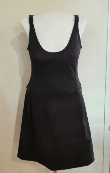 Robe taille 38 marque Hugo Boss