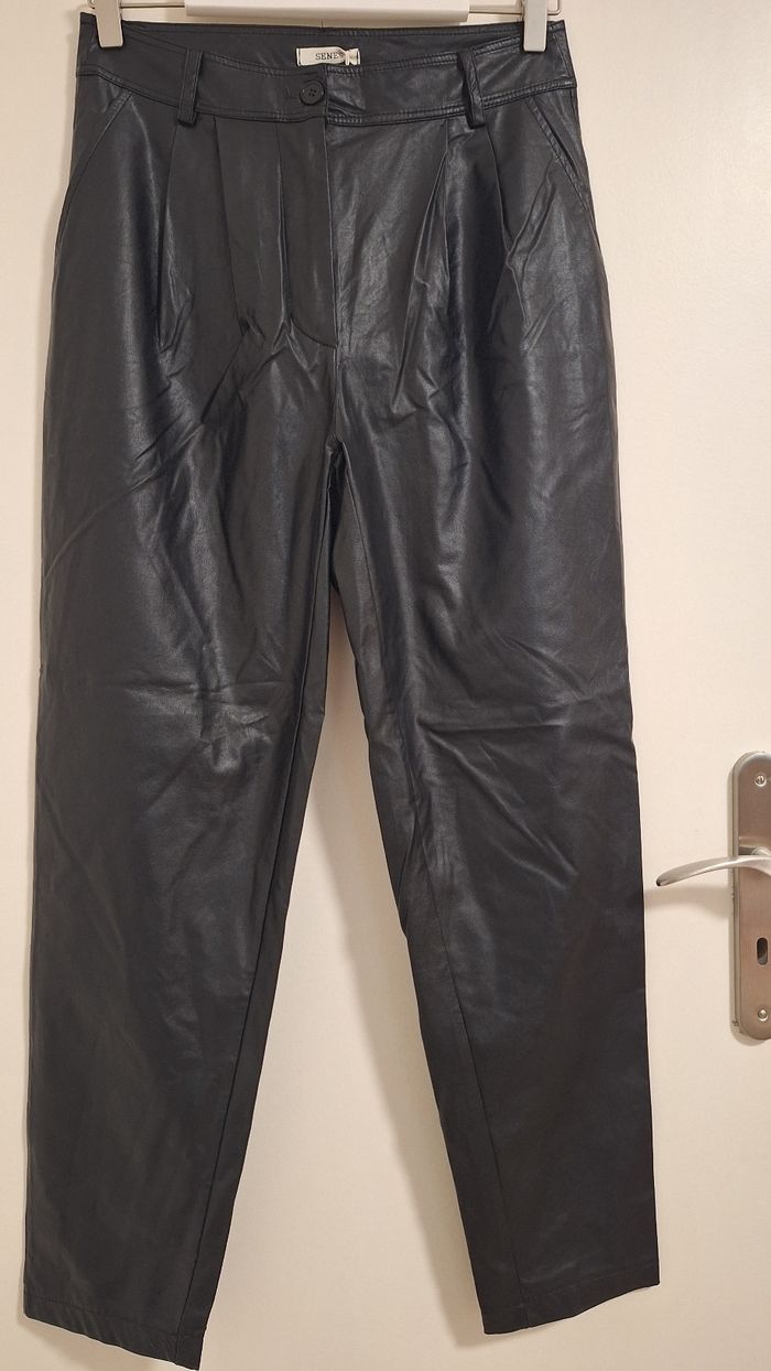 Pantalon noir effet cuir – Made in Italy & coupe moderne