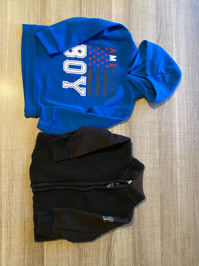 Lot pulls et maillots 4 ans - photo numéro 3