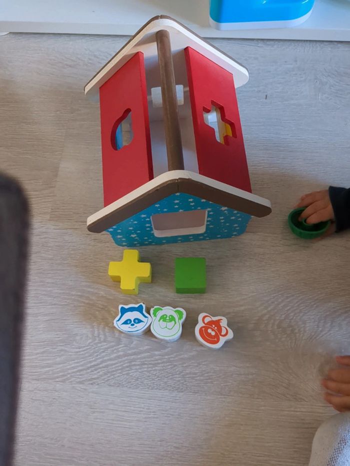 Maison des formes en bois