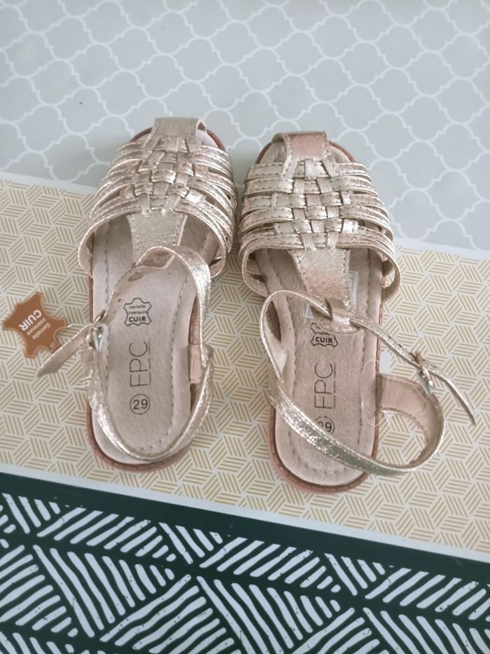 Sandalette pointure 29 FPC - photo numéro 2