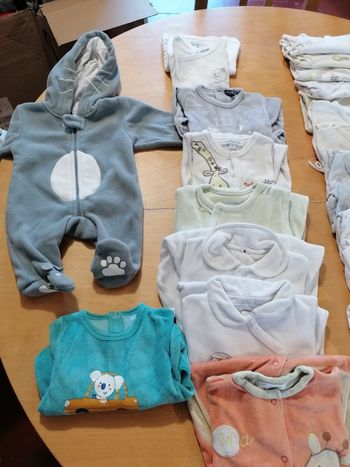 Gros Lot de vêtements garçon taille 1 mois
