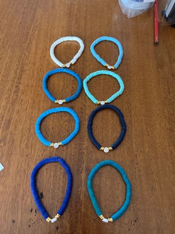 Lot 8 bracelets