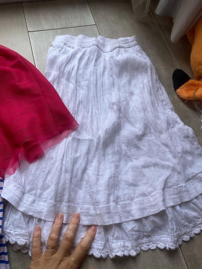 Vêtements, taille cinq - photo numéro 3