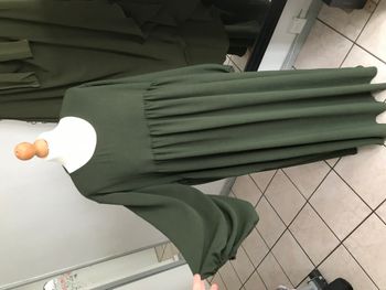 Abaya kaki manches ballon 💚