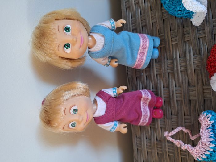 Lot de 2 petites poupées masha et leur lot de vêtements - photo numéro 9