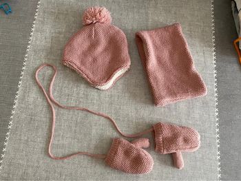 Ensemble tour de cou, bonnet et mouffles bout chou 6/12 mois