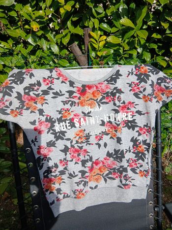 Pull manche courte fleuri 