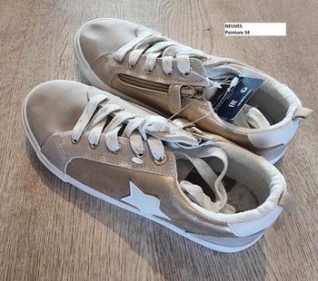 Chaussures NEUVES 34