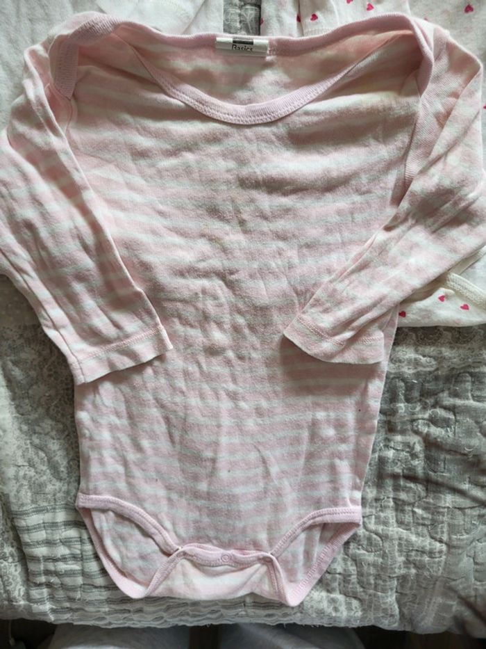 Lot de 3 bodys 18 mois - photo numéro 2