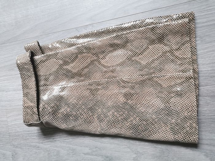 Jupe croco Zara t40 - photo numéro 3