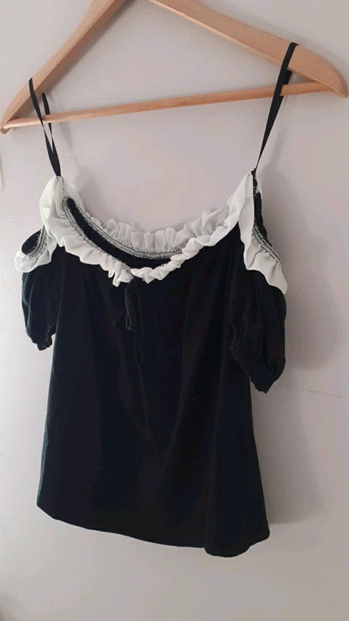 Top épaule découverte 🌹🌹 - photo numéro 6