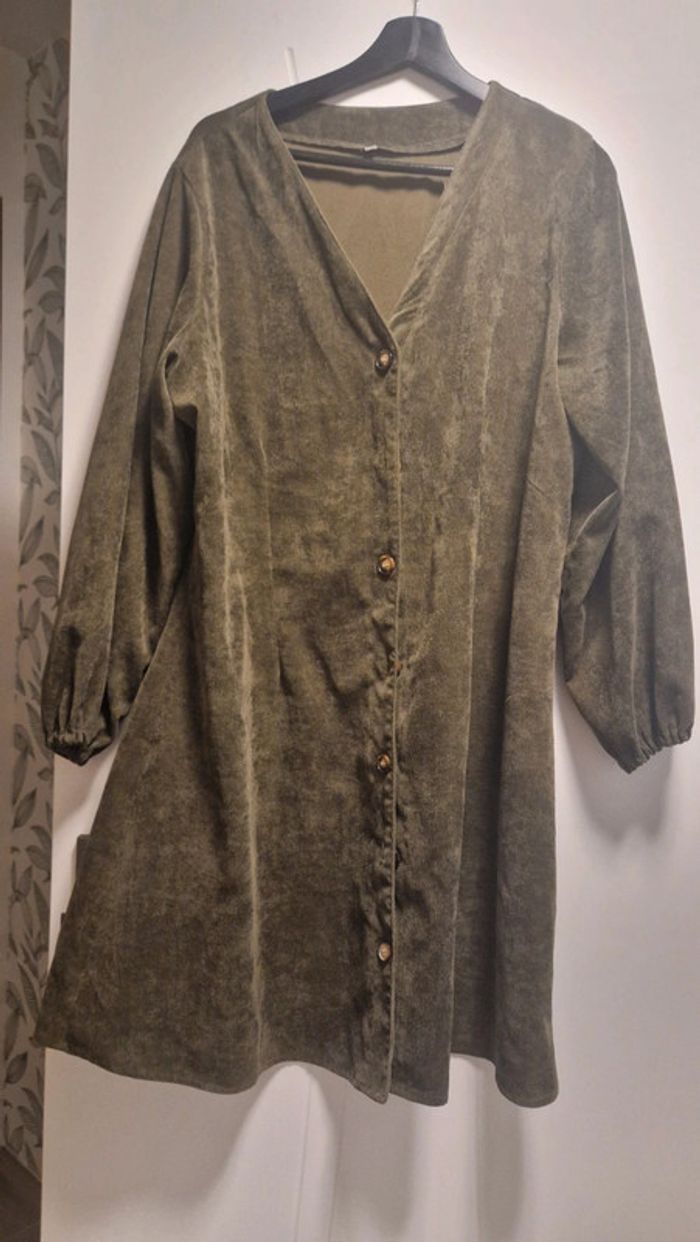 Robe côtelée kaki