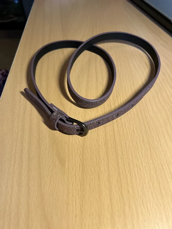 Ceinture violette à paillette