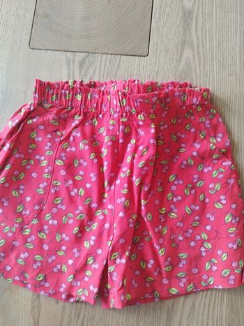Short fille