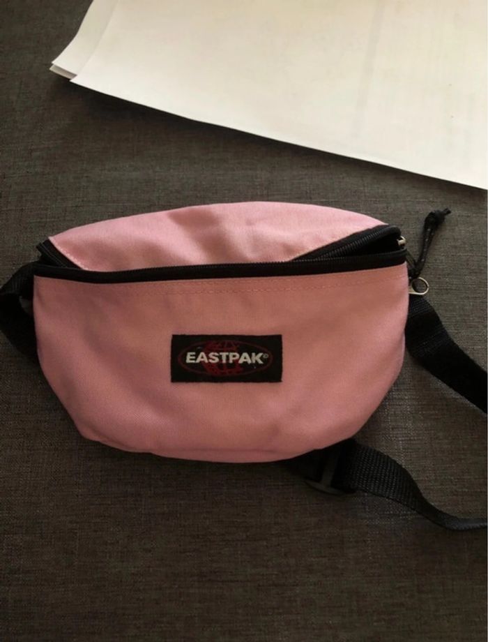 Sac banane eastpak rose