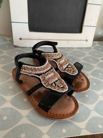 Sandale fille taille 25 marque gemo 