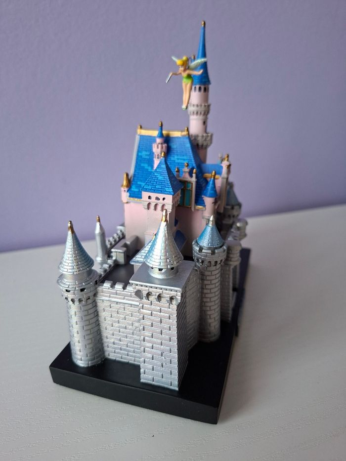 Figurine du Chateau de Disneyland Californie réalisée par Costa Alavezos. - photo numéro 2
