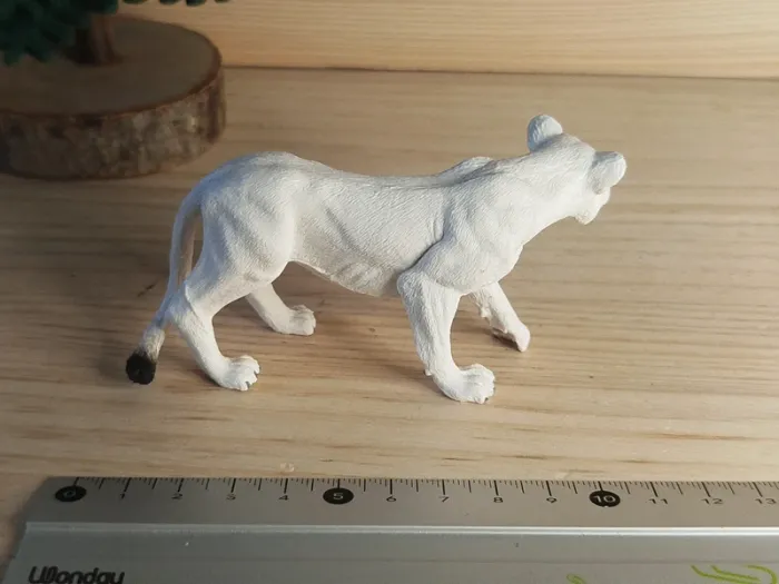 Schleich lionne Albinos Figurine félin Animal de la savane - photo numéro 4