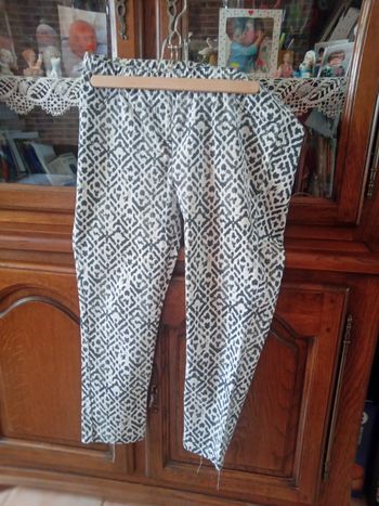 Pantalon imprimé noir et blanc