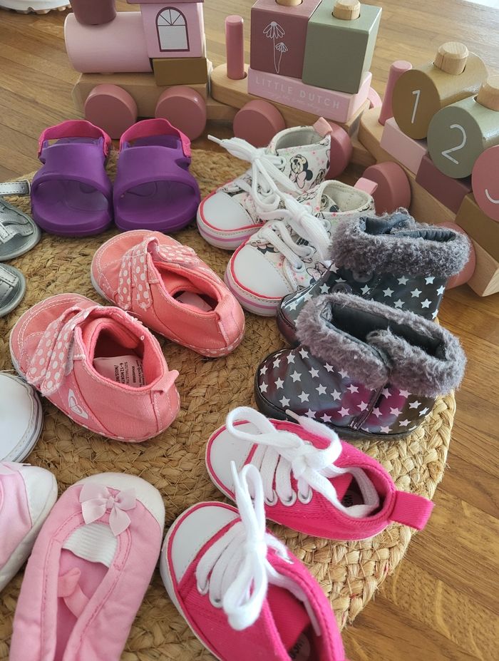 🍒Lot de 8 paires de chaussures chaussons de 0 à 12 mois environ, de plusieurs marques - photo numéro 2