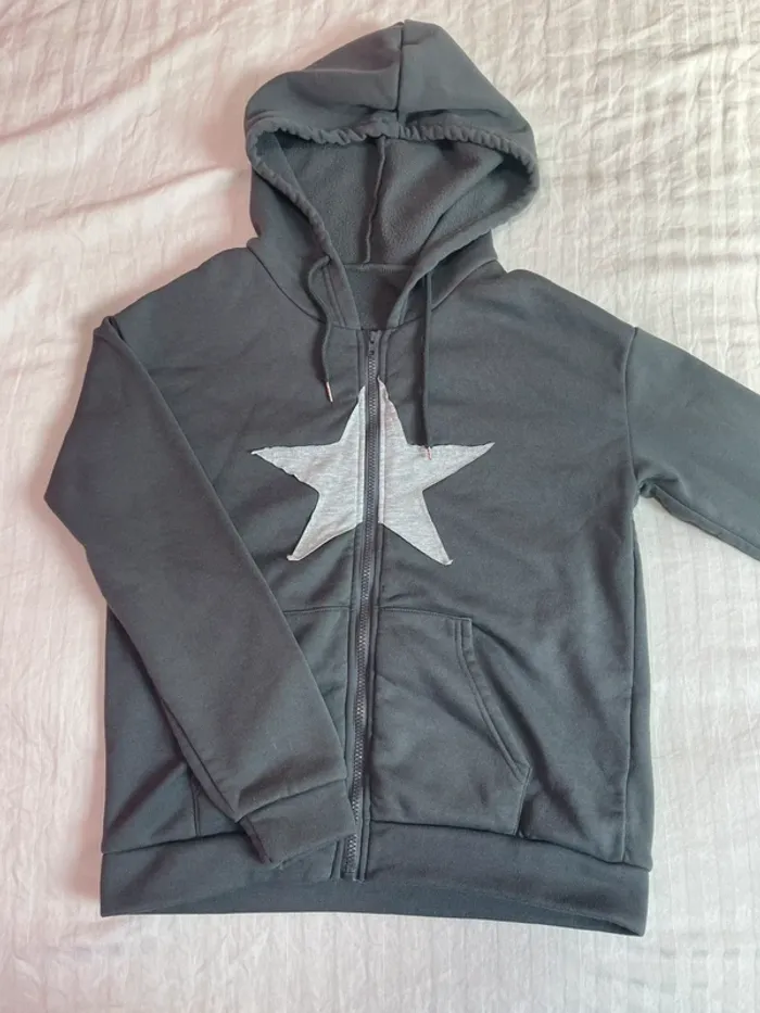 Sweat zip à capuche