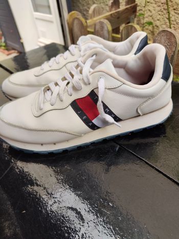 Vend. Basket tommy Hilfiger très bon état