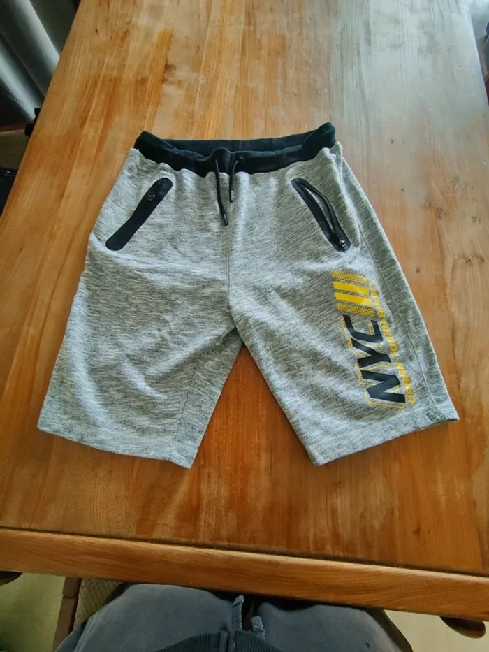 Short 16 ans taille 176 cm