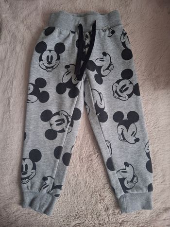 Jogging Mickey gris – 3/4 ans – Très bon état