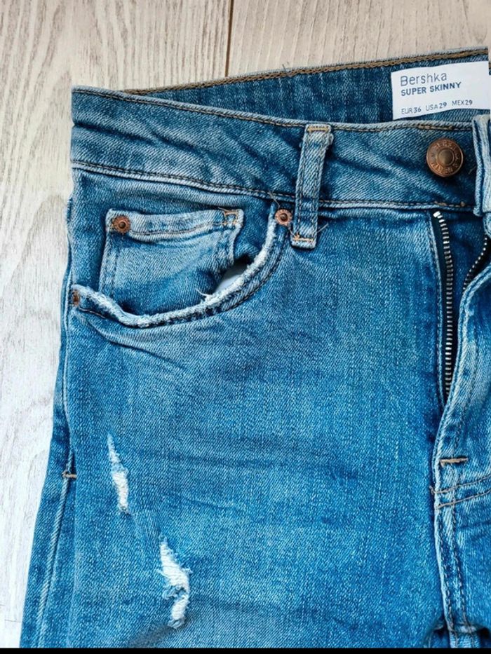 Jean Bershka Homme 36 – slim destroy bleu brut – style déchiré tendance – coupe ajustée - photo numéro 5