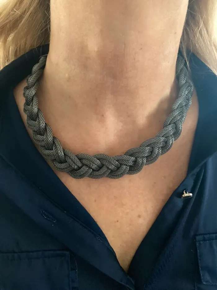 Collier ras du cou