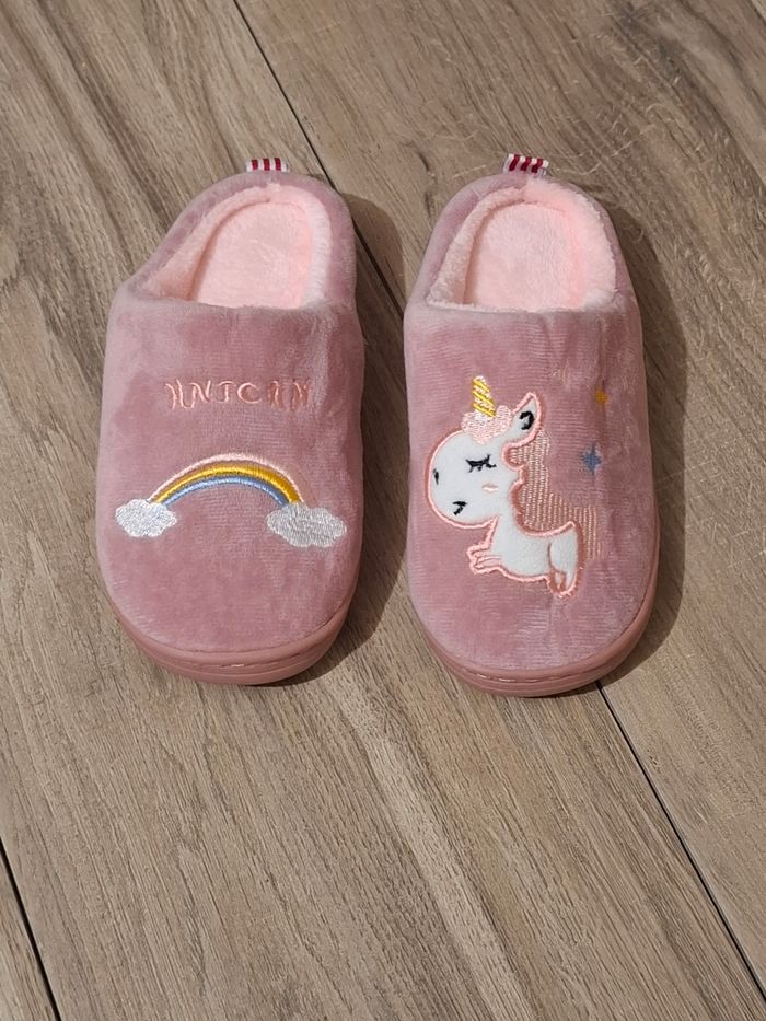Pantoufle enfant fille Licorne chausson hiver rose