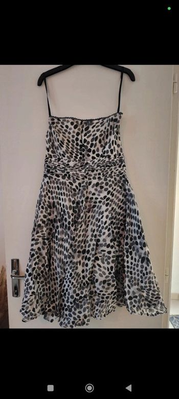 Robe bustier ceintrée et évasée taille 38 Naf Naf