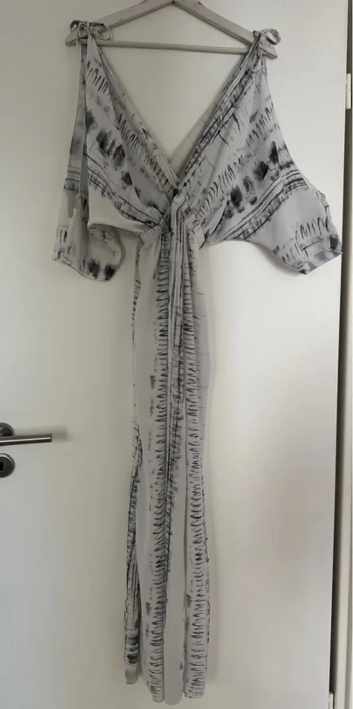 Robe longue à volant