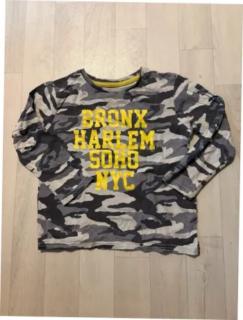 T-shirt 3/4 ans tex motif camouflage gris et noir très bon état