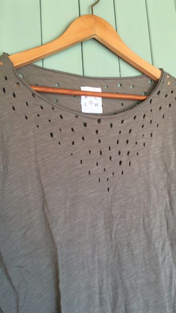 Tee shirt à manches courtes style original troué taille M kaki