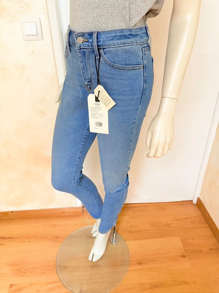 Jean Levi’s 711 Skinny – Taille 28/32 – Bleu clair – Neuf avec étiquette - photo numéro 17