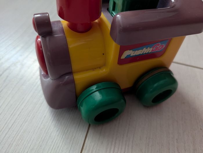 Lot de 2 locomotives push and roll Tomy - photo numéro 4