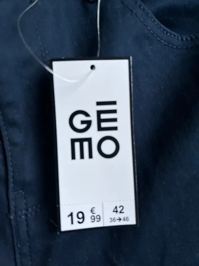 Jeans neuf - photo numéro 3