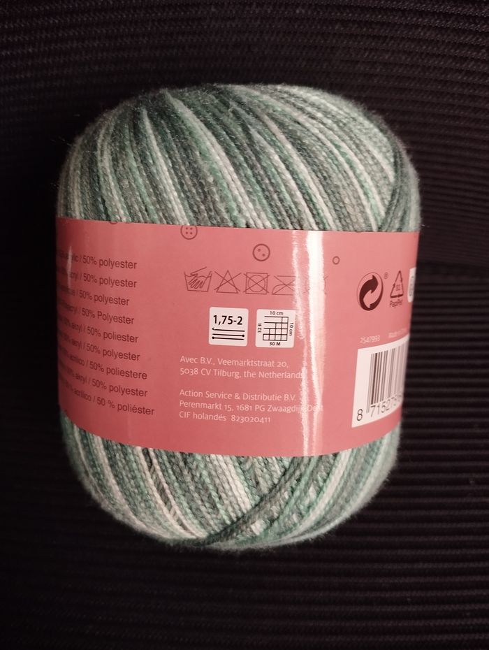 * 1 pelote verts blanc Mixed fine par Alison & Mae - photo numéro 3