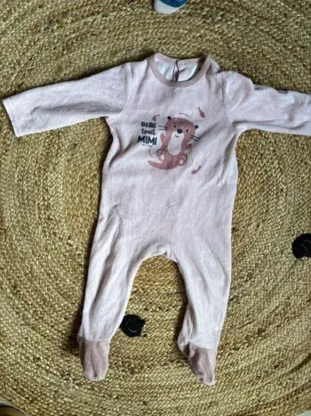 Pyjama sucre d’orge 18 mois en très bon état