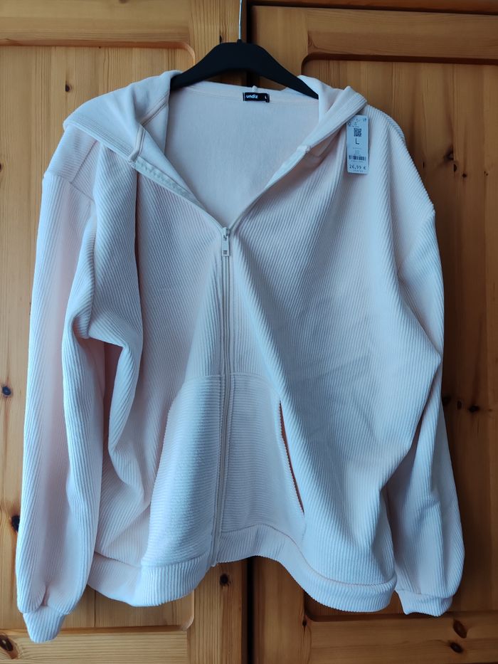 Gilet velours a capuche