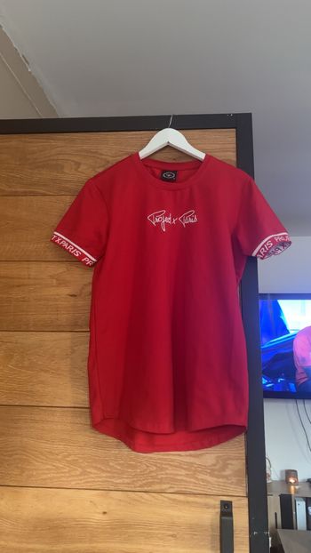 TEE shirt  xs