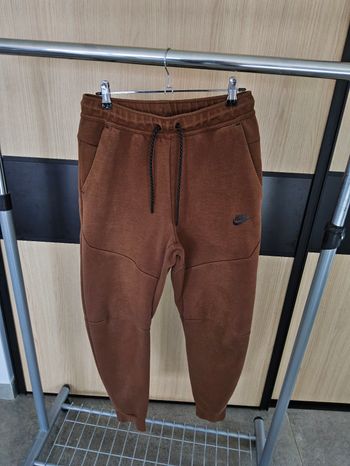 Jogging nike taille S 