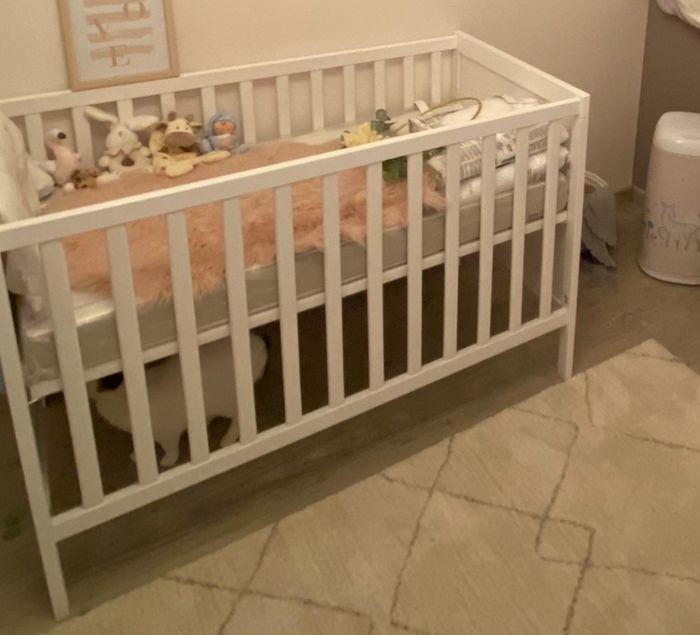 Lit bébé avec matelas et linge de lit - photo numéro 6