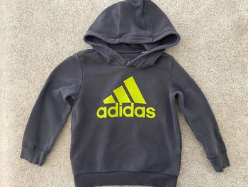 Sweat à capuche Adidas 🌻